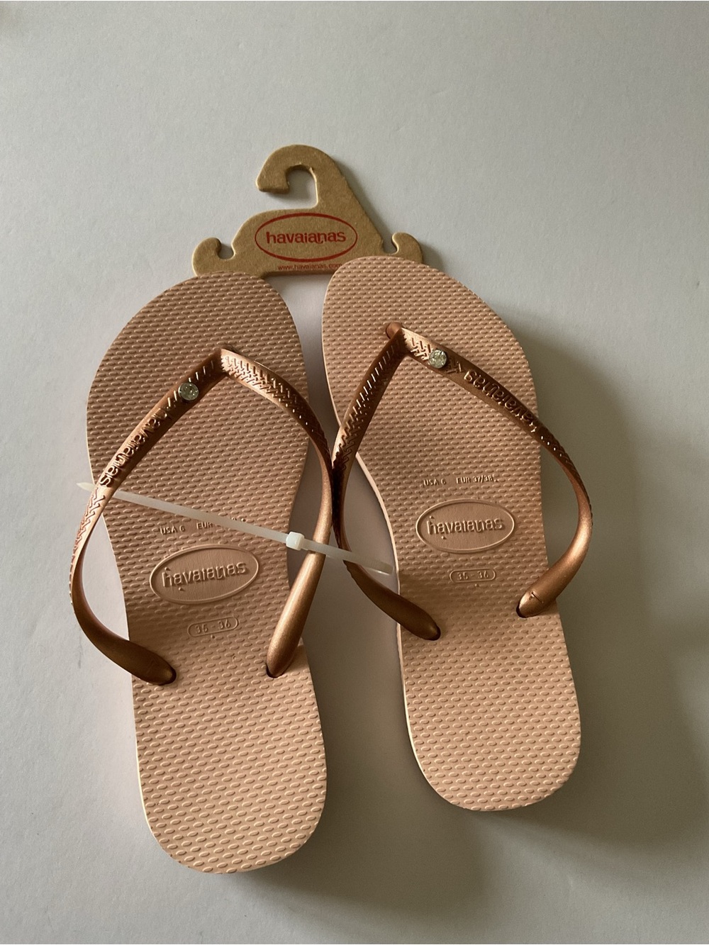 HAVAIANAS WOMENS CRYSTAL EMBELLISHED FLIP FLOPS PINK ROSE GOLD SIZE 6 NWOT